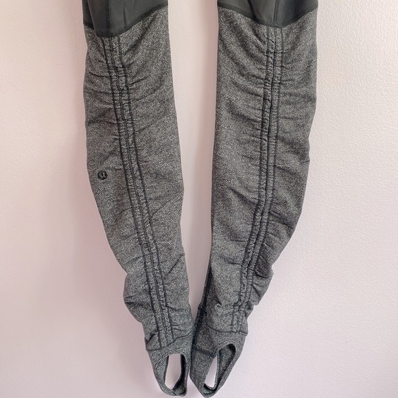 Lululemon stirrup leggings size 6 - Picture 3 of 6